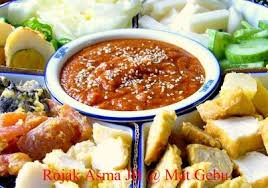 Ayam goreng cucur udang @ cekodok timun sengkuang taugeh tauhu goreng cili hijau besar telur ayam rebus. Rojak Asma Jb Cara Membuatnya Untuk Kuah Rojak Panaskan Minyak Dalam Periuk Tumis Bahan2 Kisar Hingg Resep Masakan Malaysia Resep Masakan Asia Makanan