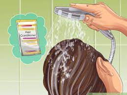 Saturate all the selected strands, from the roots to the tips. How To Apply Highlight And Lowlight Foils To Hair With Pictures