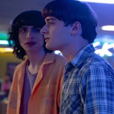 Stranger Things Actor Noah Schanpp Confirms Will Byers Is Gay: 'Will Has  Feelings for Mike'