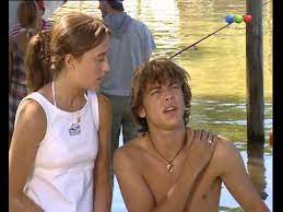 Worked with his sister two times: Capitulo 215 Parte 1 Verano Del 98 Youtube