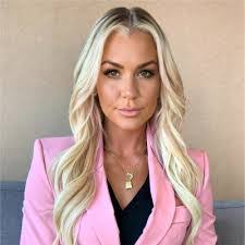 Bethany Crellin's Instagram, Twitter & Facebook