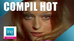 A chaque point rond ils sont dix et du bout de leur képi vous montrent leur doigt ah ah ah. Les Supporters Allez Les Bleus Allez La France Archive Ina Youtube