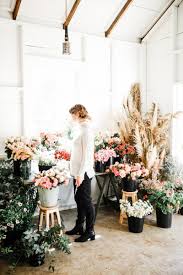 A Floral Workshop In The Country By Oh Flora Studio Melbourne Floral Workshop Florist Studio Flower Shop Decor Flower Studio