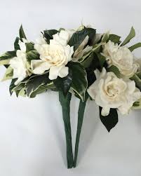 Check spelling or type a new query. This Diy Cascading Bouquet Is Every Retro Bride S Dream Martha Stewart