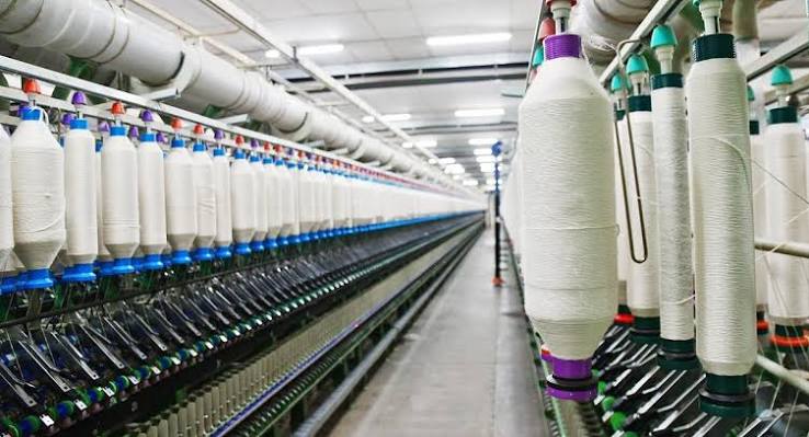 Constant rise in the price of cotton yarn puts Karur home textile industry in a quandary - The Hindu
