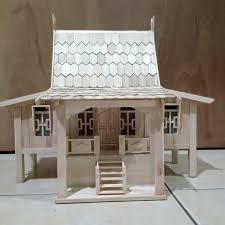 Kreasi miniatur rumah dari stik es krim ramdadi via djokes.wordpress.com. Jual Rumah Adat Kalimantan Dari Stik Es Krim Kota Surabaya Cieculz Lucky Olshop Tokopedia