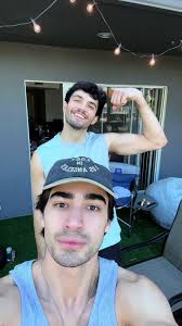 Beefcakehunter Drake