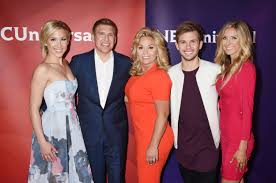 In respect to this, does chrisley knows best come on? Who Is Lindsie Chrisley Todd Chrisley Claims Daughter Had Affairs With 2 Popular Bachelorette Contestants