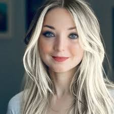 Louise Kearney's Instagram, Twitter & Facebook