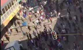One south african goment intelligence bodi say six pipo don die and more than 200 pipo don chop arrest since di unrest. Watch Protesters Attack Police In Joburg Cbd Rubber Bullets Used To Disperse Crowd Sapeople Worldwide South African News