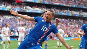 Watch a gylfi sigurdsson masterclass as the everton playmaker struck two fine goals. Iceland S Gylfi Sigurdsson Looking Forward To Reunion With Harry Kane 90min