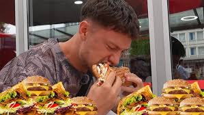 Cặp đôi Bảo My