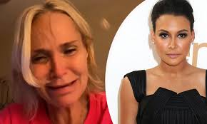 A small bow on the back of her neck, the word love written in hebrew on the inside of her right wrist. Kristin Chenoweth Posts A Teary Tribute To Naya Rivera With Whom She Worked On Glee Daily Mail Online