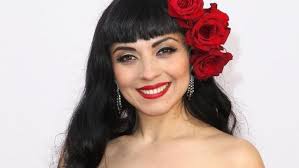 La fuerte protesta de mon laferte por chile. Estoy En Shock Mon Laferte Se Queda Sin Palabras Al Escuchar Cantar A Una Fans Igual A Ella Meganoticias