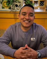 Siempre que venimos al Olive Garden Doña Coti me toma una foto.