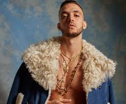 Su madre Patri, su tía Pilar, seis de los Carmona… Quién es quién en el  Tiny Desk de C.Tangana | Vanity Fair