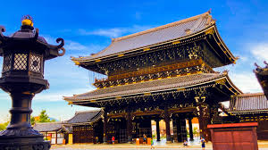 What are the highlights of Higashi-honganji Temple and how to get there? 〜A  peaceful and sacred place in Kyoto | 禅京園