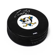 Anaheim ducks forward corey perry undresses new york islanders defenseman calvin de haan and beats 05/06 upper deck rookie jersey auto corey perry rc # 204 anaheim ducks 1004/1499. Corey Perry Mighty Ducks Of Anaheim Ducks Autographed Rookie Hockey Puck Nhl Auctions