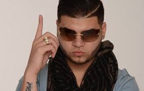 With solid roots in reggaeton and latin trap, this visionary has expanded to his influence in videos. 40 Los Tatuajes De Farruko