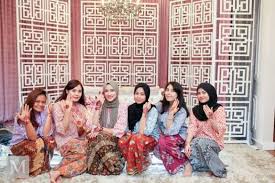 Bicara suku di indonesia, maka tiada pernah habisnya. Majlis Berinai Merupakan Satu Adat Resam Kahwin Melayu Yang Dipegang Teguh Oleh Kebanyakan Orang Melayu Baik Di Kawasan Luar Bandar Mahup Bepergian Inai Orang