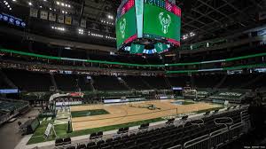 Turn right on 5th street and proceed to w juneau avenue. These Covid 19 Protocols Allow The Milwaukee Bucks To Host Fans At Fiserv Forum Milwaukee Business Journal