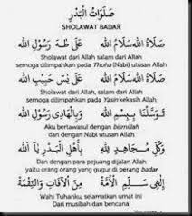 Sholawat Badar Latin Dan Artinya Syair Pujian Bagi Nabi Muhammad Saw Dan Ahli Badar Portal Kudus Muhammad nabina lirik arab latin terjemah | sholawat cinematik. sholawat badar latin dan artinya syair