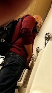 Urinal Spy Train Station - video 2 - ThisVid.com