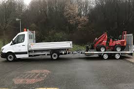 The t series is now considered an official volkswagen group automotive platform. Transporter 3 Seitenkipper Mit Pkw Anhanger 3 5 T Minitieflader Mieten Autovermietung Detlef Moll