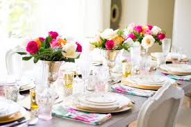 Talking about dinner thanksgiving, make sure that you also create the good decoration for your dining table. 6 Tips Setting Ultimate Dinner Party Table