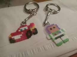 Portes Cles Disney Flash Mcqueen Et Buzz L Eclair En Mini Perles Hama Keychain Personalized Items