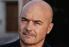 Un prodotto che arriva dalla letteratura ha una marcia in più. Luca Zingaretti Chi E Eta Altezza Moglie Figli E Film