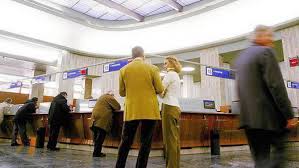 Banca di carnia e gemonese (sportello cassa) (distanza: Direttore Di Banca Rubava Dai Conti Dei Ricchi Per Aiutare I Poveri Rep