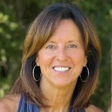 Beth Zucker's Instagram, Twitter & Facebook