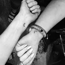 Pequenos Tatuajes Tatuaje Coincidente En Madre E Hija De Pequenas