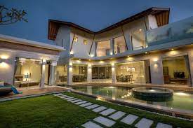 The balinese version of modern tropical design is worthy of admiration for its inextricable relationships with the natural surroundings. Bali Vacation Homes 10 Luxury Modern Villas In Seminyak