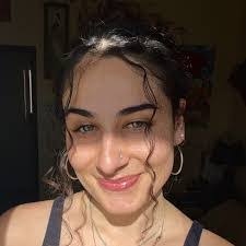 Anna Catalanello's Instagram, Twitter & Facebook