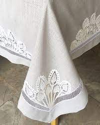 muhtesem runner bir de buradan goz atin kaydirmali crochet tablecloth crochet square patterns handmade lace