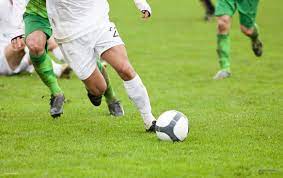 Fußball (oder football/fútbol) ist ein unterhaltsames, wettbewerbsorientiertes spiel und der am weitesten verbreitete sport der welt. Fussball Spielen Und Grillen Mit Profis 5 Sterne Events