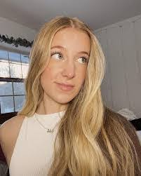 Danielle Nitz's Instagram, Twitter & Facebook