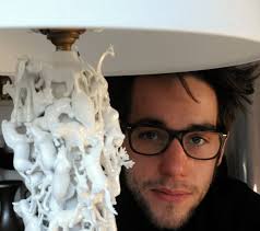 Shopping Un Strasbourgeois « customise » les meubles. Moustaches  frétillantes