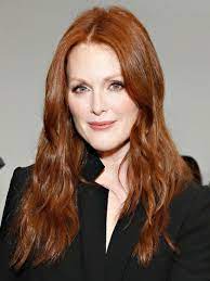 Fair Skin Julianne Moore S Medium Auburn Red Hair Redhairnatural Hair Color Auburn Hair Color For Fair Skin Trendy Hair Color