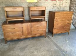 Drexel mid century modern bedroom furniture. Drexel Mid Century Modern 4 Piece Bedroom Set 2 Dressers And 2 Nightstands