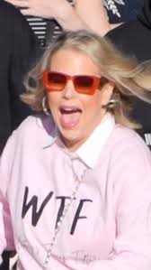 PARKOUR!! Just light and easy, Derek! 😎💨 #gilstrap #comedy #parkour  #parkourfail #beach #funnyvideos