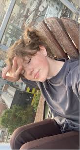 Hi girls!! I'm Olivia and im looking for a double (single is okay as well)  room from very late June to early July. I'm moving from Australia, so i'm  hoping to find