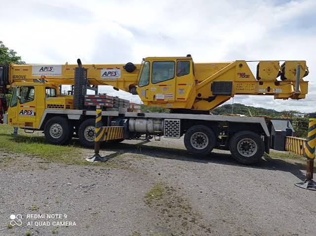 Grove TMS700E Truck Crane