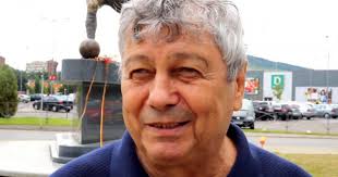 El însuşi cu steluţe pe umeri. Mircea Lucescu In Hunedoara M Au NÄpÄdit Amintirile Cu Acea EchipÄ TeribilÄ Corvinul Si Sper SÄ O VÄd RenÄscand