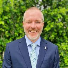 Felix Macdonald's Instagram, Twitter & Facebook