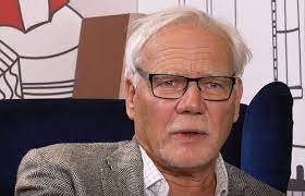 Ukończenie jednolitych studiów magisterskich na kierunku prawo pozwala ponadto na zdobycie kompleksowej wiedzy z zakresu szeroko rozumianych procedur prawnych, w oparciu o które działają organy rządowej i samorządowej administracji publicznej, sądy, trybunały i inne organy państwa (postępowanie administracyjne i sądowoadministracyjne, postępowanie cywilne, postępowanie karne). Prof Safjan Tylko Obywatele Moga Powstrzymac Zle Decyzje Wladzy