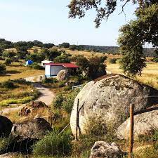 What are some restaurants close to camping rural presa la vinuela? Camping Alqueva Rural Eco Camping