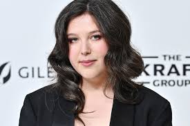 Seal Performs 'Kiss From a Rose'